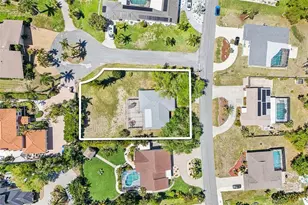 437 S Shore Dr, Osprey, FL 34229 - Photo 4