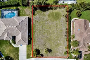 565 Park Estates Square, Venice, FL 34293 - Photo 2