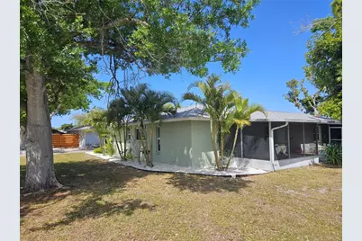 105 Base Avenue E, Venice, FL 34285 - Photo 2