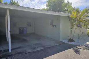 105 Base Ave E, Venice, FL 34285 - Photo 2