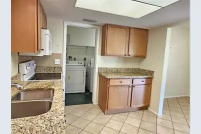 105 Base Avenue E, Venice, FL 34285 - Photo 10