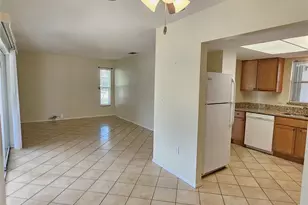 105 Base Ave E, Venice, FL 34285 - Photo 6