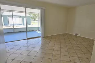 105 Base Ave E, Venice, FL 34285 - Photo 4