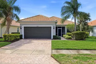 19369 Jacinda St, Venice, FL 34293 - Photo 4