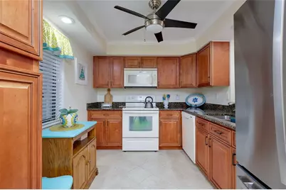 806 Capri Isles Boulevard #109, Venice, FL 34292 - Photo 6