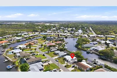 704 Portia Street N, Nokomis, FL 34275 - Photo 2