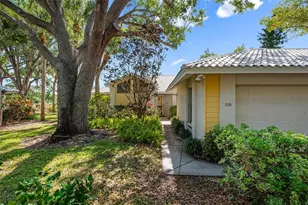 228 Southampton Ln, Venice, FL 34293 - Photo 2