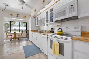 228 Southampton Ln, Venice, FL 34293 - Photo 14