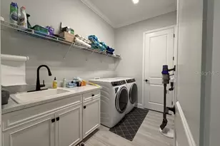 18817 Valleta Ave, Venice, FL 34293 - Photo 8