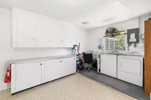 3136 Gulf Gate Dr, Sarasota, FL 34231 - Photo 32