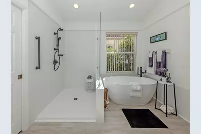 404 Pinewood Lake Drive, Venice, FL 34285 - Photo 20