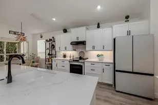 404 Pinewood Lake Dr, Venice, FL 34285 - Photo 12