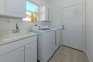 404 Pinewood Lake Dr, Venice, FL 34285 - Photo 24