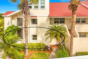 760 Village Cir, Venice, FL 34292 - Photo 2