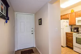 408 Cerromar Cir S, Venice, FL 34293 - Photo 2