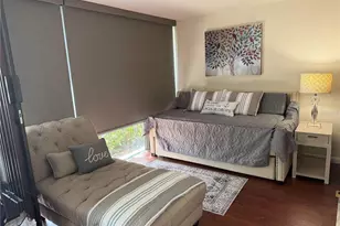 618 Bird Bay Dr S, Venice, FL 34285 - Photo 10