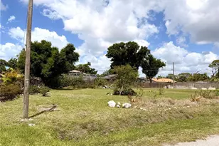 340 Azalea Rd, Venice, FL 34293 - Photo 2