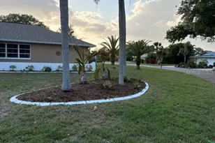 1337 Whispering Ln, Venice, FL 34285 - Photo 2