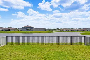 9395 Sandy Bluffs Circle, Parrish, FL 34219 - Photo 4