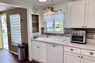 413 Cervina Dr N, Venice, FL 34285 - Photo 8