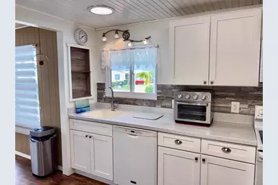 413 Cervina Drive N, Venice, FL 34285 - Photo 10