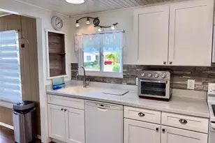 413 Cervina Dr N, Venice, FL 34285 - Photo 10