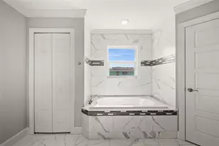 1056 Tampa Rd, Venice, FL 34293 - Photo 22