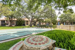 2756 Clubhouse Dr, Sarasota, FL 34232 - Photo 48