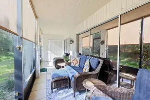 2756 Clubhouse Dr, Sarasota, FL 34232 - Photo 18