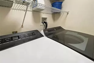 1405 Pine Lake Dr, Venice, FL 34285 - Photo 38