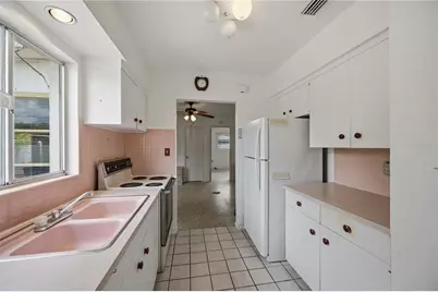 309 Base Avenue E, Venice, FL 34285 - Photo 16