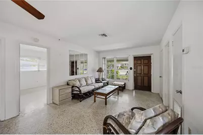 309 Base Avenue E, Venice, FL 34285 - Photo 12