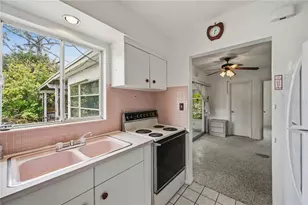 309 Base Ave E, Venice, FL 34285 - Photo 14