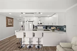 2763 Woodgate Ln, Sarasota, FL 34231 - Photo 8