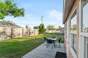 1328 Jamaica Rd, Venice, FL 34293 - Photo 30