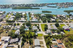 624 Bayshore Rd, Nokomis, FL 34275 - Photo 68