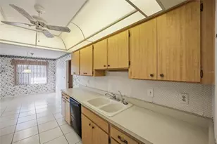 2331 Lancaster Dr, Sun City Center, FL 33573 - Photo 10