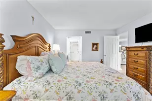 6211 Timberlake Dr, Sarasota, FL 34243 - Photo 16