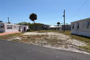 218 Outer Dr W, Venice, FL 34285 - Photo 1