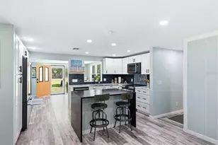 4300 Eastern Pkwy, Sarasota, FL 34233 - Photo 18
