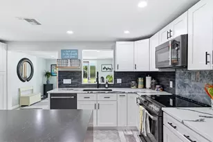 4300 Eastern Pkwy, Sarasota, FL 34233 - Photo 22