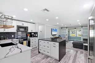 4300 Eastern Pkwy, Sarasota, FL 34233 - Photo 24