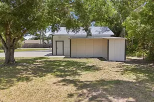 4300 Eastern Pkwy, Sarasota, FL 34233 - Photo 52