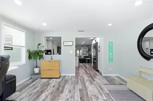 4300 Eastern Pkwy, Sarasota, FL 34233 - Photo 10