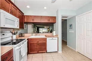 418 Wexford Cir, Venice, FL 34293 - Photo 10