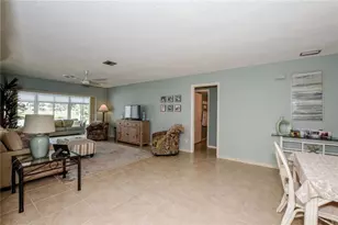 418 Wexford Cir, Venice, FL 34293 - Photo 4
