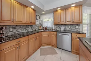 525 Clubside Cir, Venice, FL 34293 - Photo 12