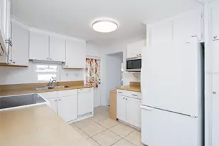 610 Delphinium Dr, Venice, FL 34293 - Photo 6