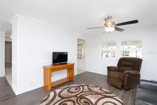 610 Delphinium Dr, Venice, FL 34293 - Photo 10