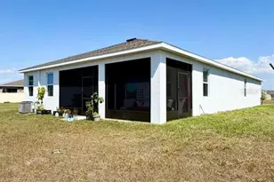5452 Flint Hills Dr, Wimauma, FL 33598 - Photo 4